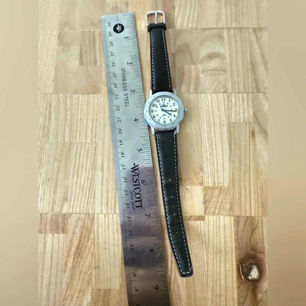 Vintage Timex silver tone black leather sports watch NEW BATTERY